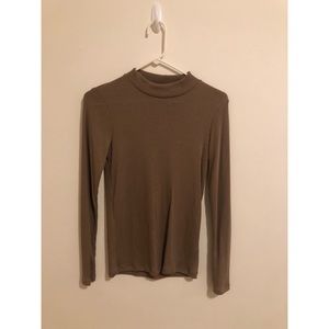 UNIQLO Ribbed Knit Turtle Neck